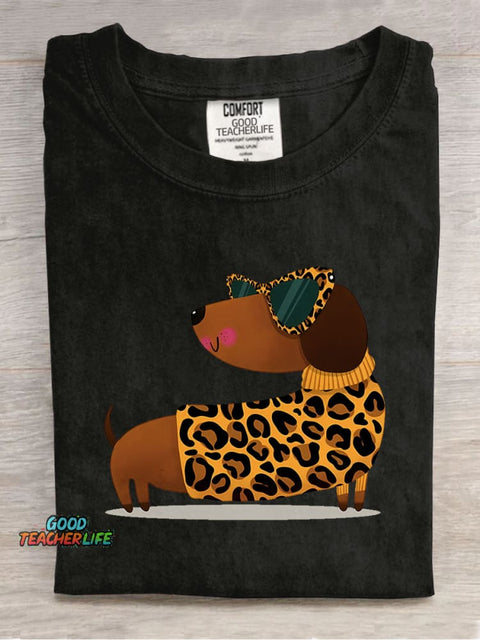Cute and Stylish Dachshund Decorative Pattern T-shirt
