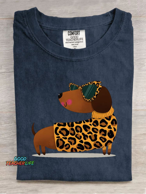 Cute and Stylish Dachshund Decorative Pattern T-shirt