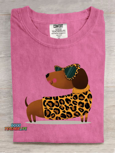 Cute and Stylish Dachshund Decorative Pattern T-shirt