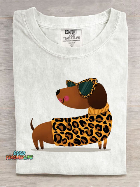 Cute and Stylish Dachshund Decorative Pattern T-shirt