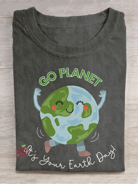 Go Planet, It's Your Earth Day Casual Print T-shirt