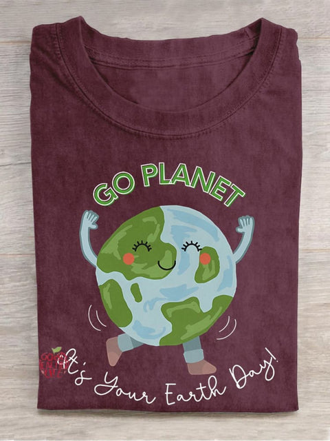 Go Planet, It's Your Earth Day Casual Print T-shirt